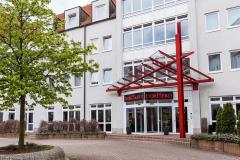 Hotel-am-Flughafen-Dresden-Dormero-Eingang